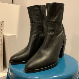 👢⚡️CROSSWALK black leather boots